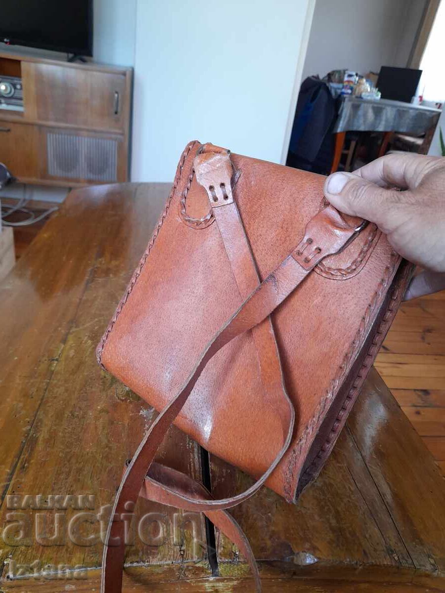 Παράδοση Γυναικεία δερμάτινη τσάντα