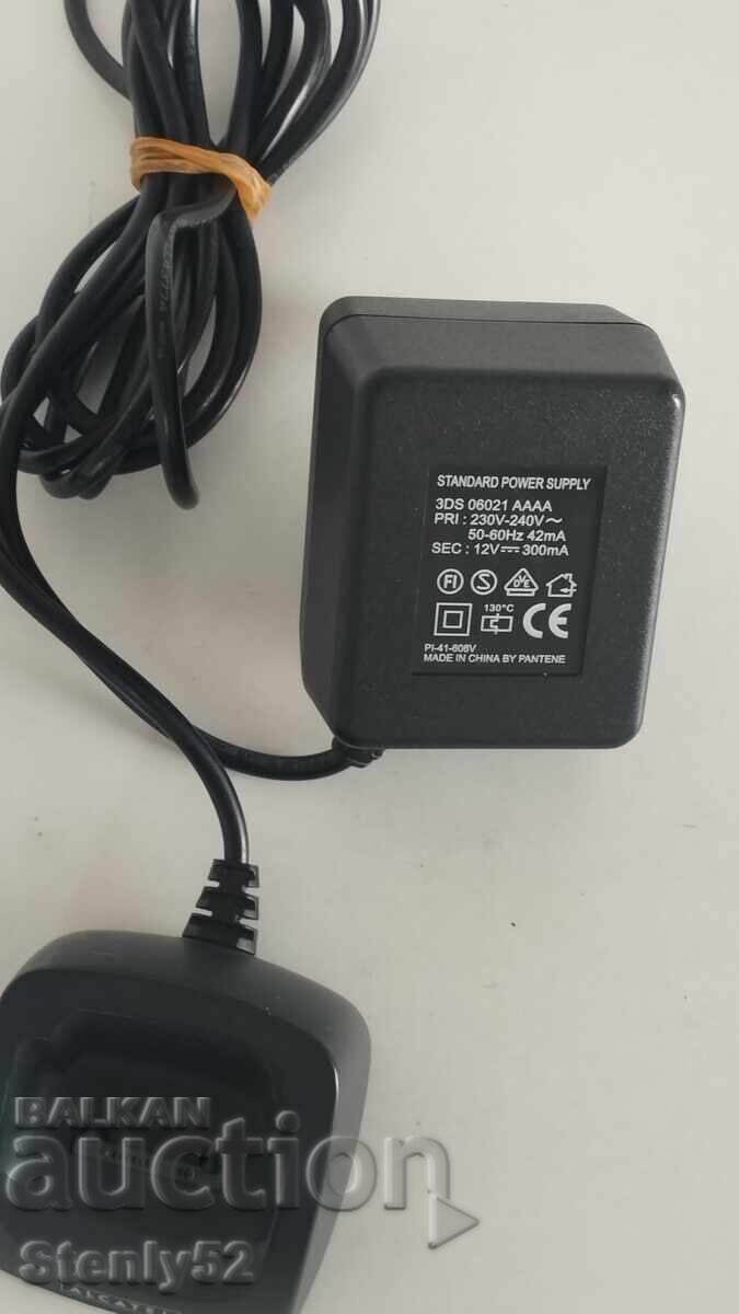 Μετασχηματιστής, φορτιστής 12 V 300 mA Μετασχηματιστής, φορτιστής 12 V 300 mA