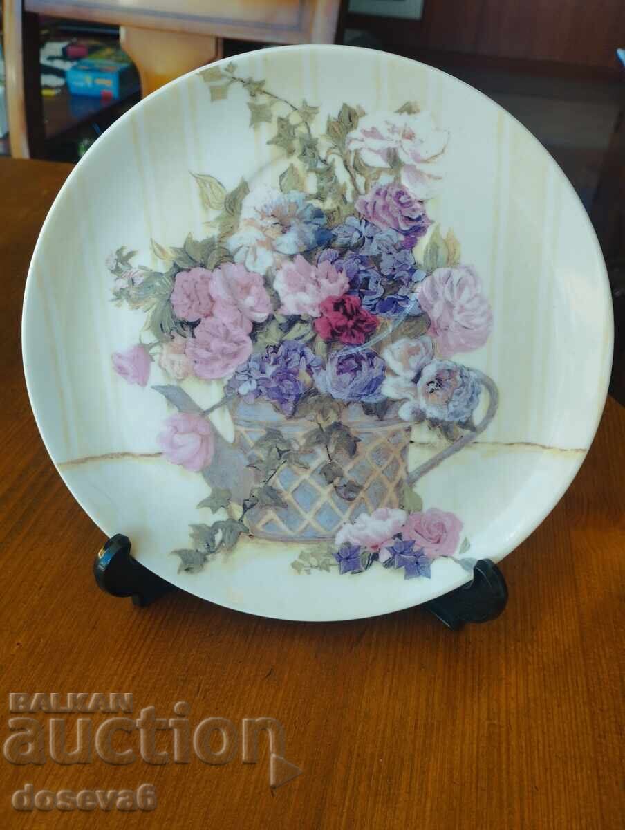 Plate with a size of 20.5 cm Leonardo collection
