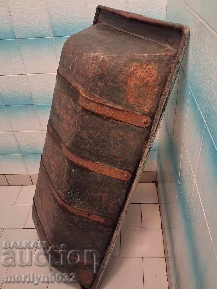 Delivery of Old copper trough household vessel basin copper Delivery of Old copper trough household vessel basin copper
