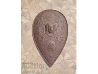 Renaissance-style cast iron "écu" shield, 19th century