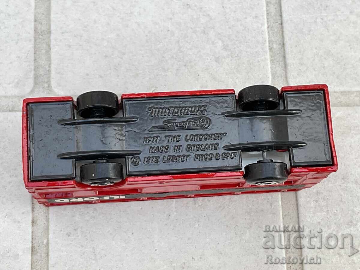 Matchbox Superfast No. 17 "The Londoner" bus model - 5 Matchbox Superfast No. 17 "The Londoner" bus model - 5