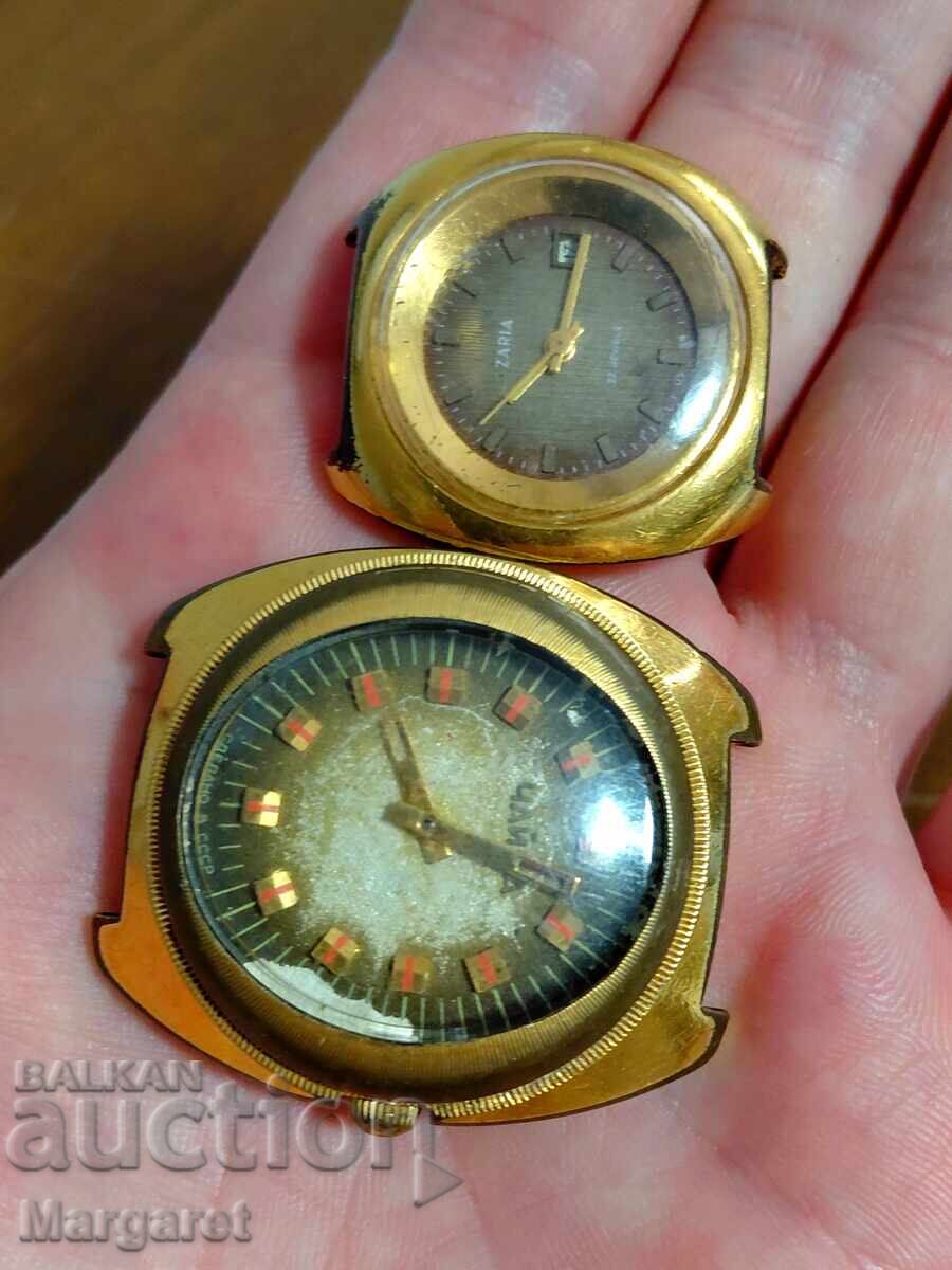 Gold-plated watches working