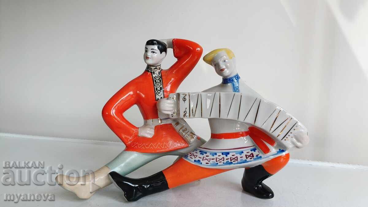 Porcelain, hand-painted figurine with two dancers Porcelain, hand-painted figurine with two dancers