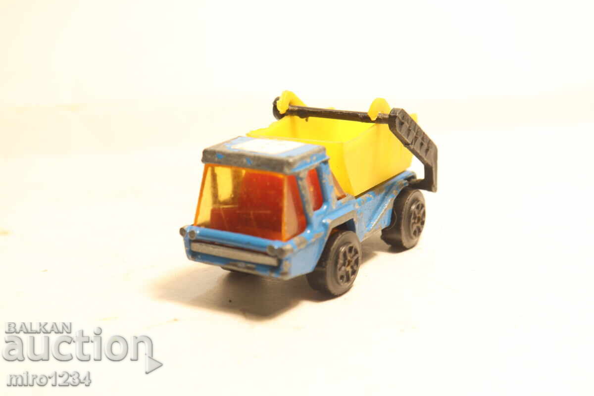 Auction  METALCAR TRUCK TOY MODEL