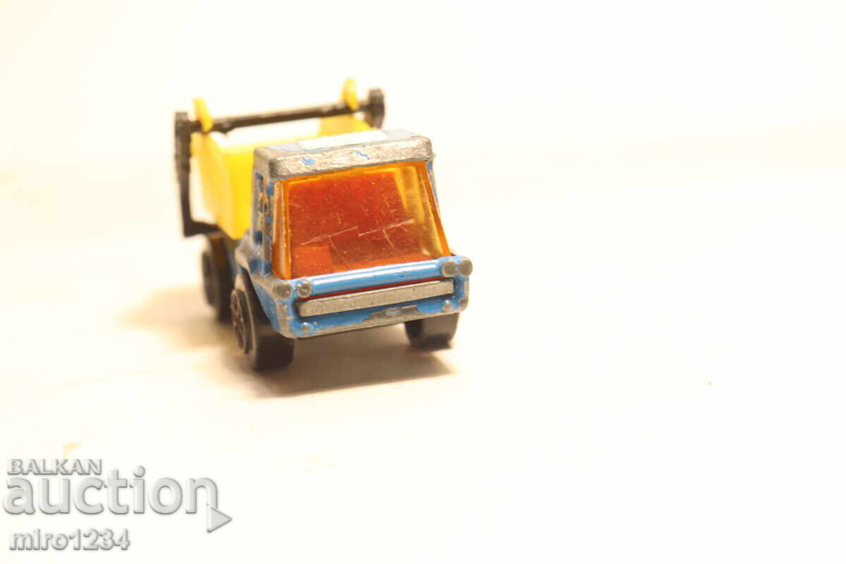 Delivery of METALCAR TRUCK TOY MODEL