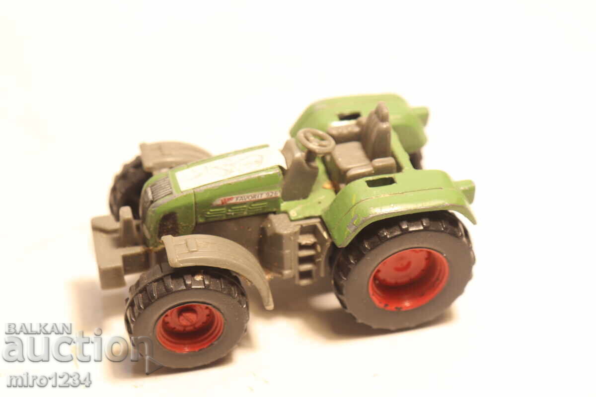 1/64 SIKU TRACTOR TOY MODEL with price € 0.01 | 0.02 BGN