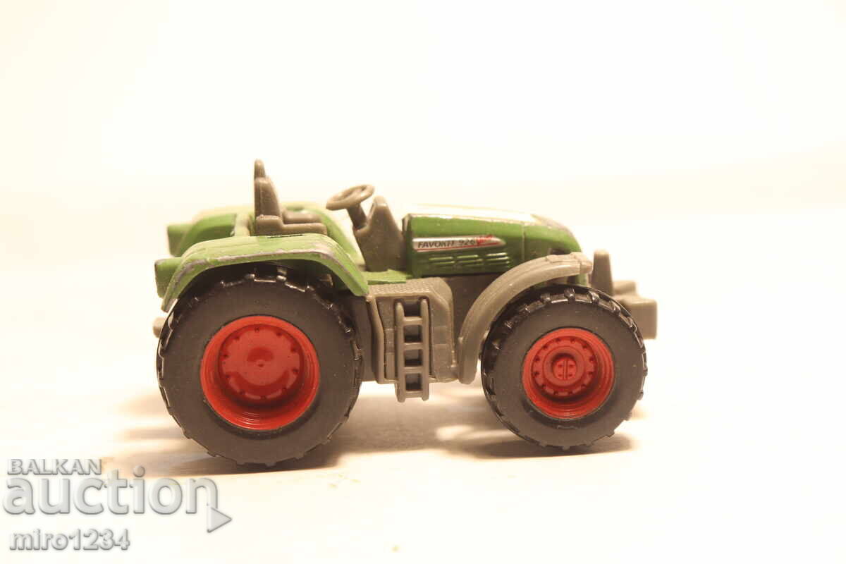 Delivery of 1/64 SIKU TRACTOR TOY MODEL