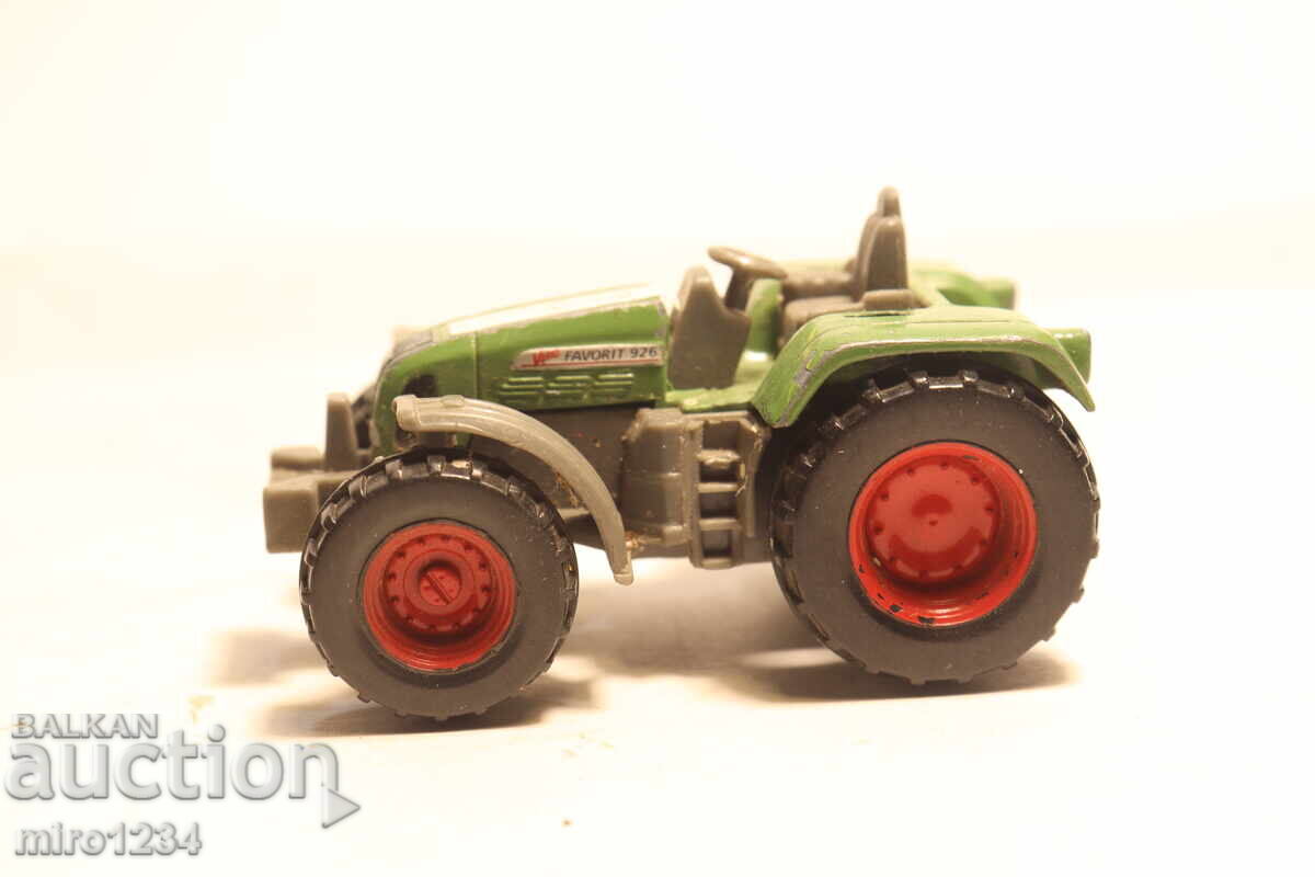 1/64 SIKU TRACTOR TOY MODEL