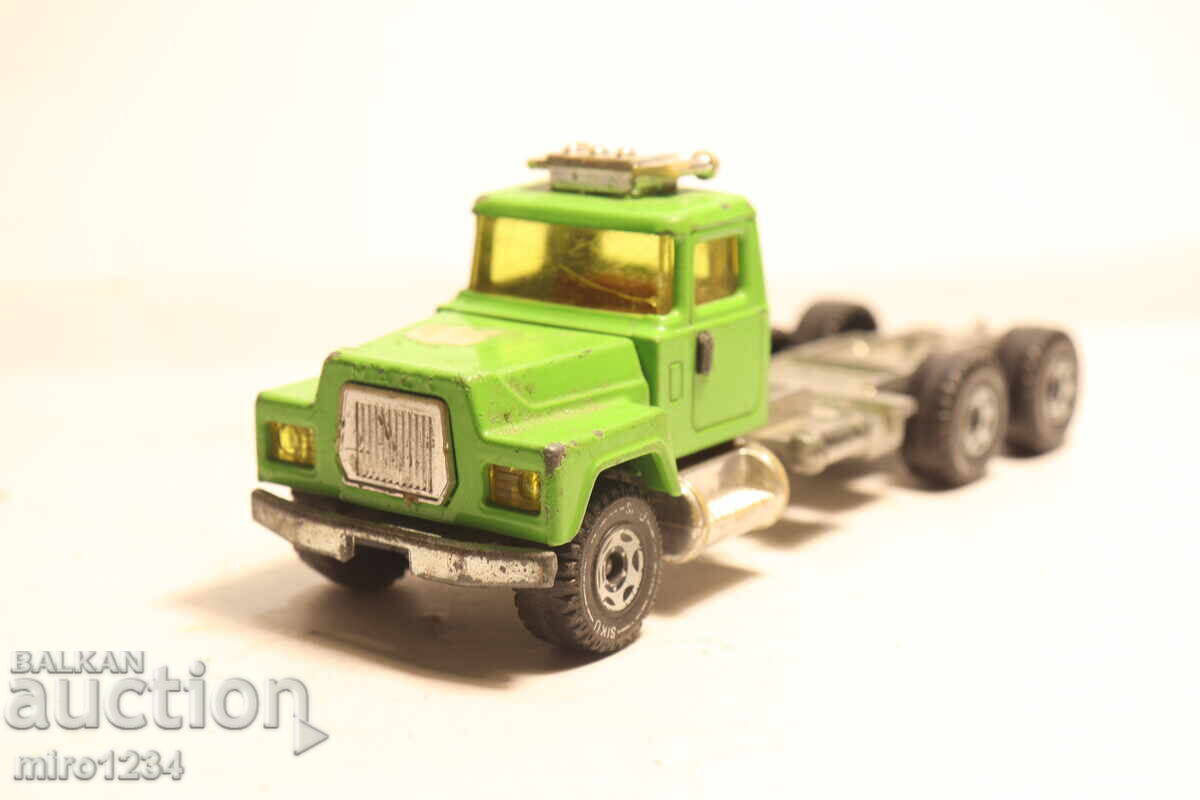 Auction  1/50 SIKU TRUCK TOY MODEL
