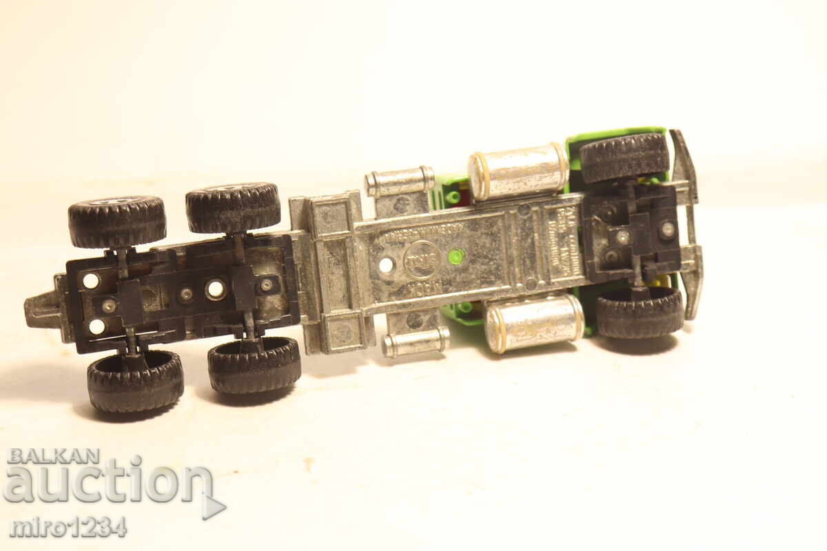 1/50 SIKU TRUCK TOY MODEL - 6
