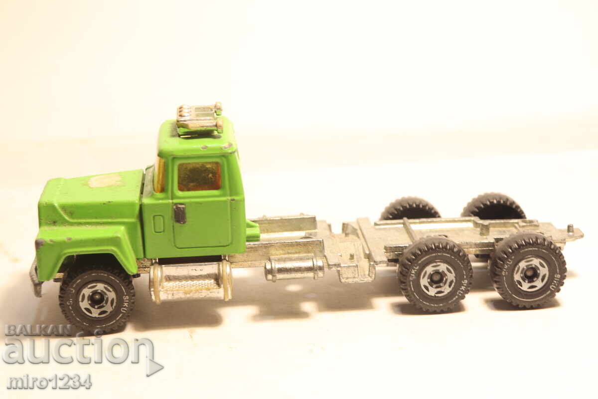 1/50 SIKU TRUCK TOY MODEL