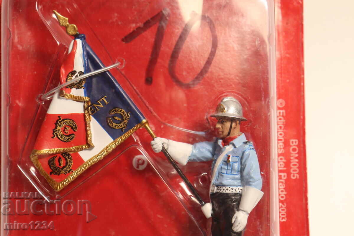 DEL PRADO FIREMAN FIREFIGHTER FIGURINE UNIFORM with price € 2.50 | 4.89 BGN DEL PRADO FIREMAN FIREFIGHTER FIGURINE UNIFORM with price € 2.50 | 4.89 BGN