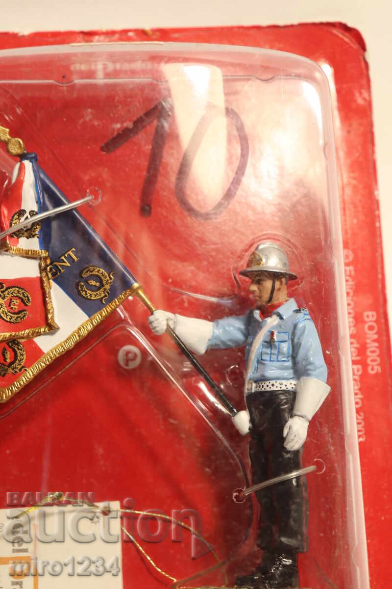 Auction DEL PRADO FIREMAN FIREFIGHTER FIGURINE UNIFORM Auction DEL PRADO FIREMAN FIREFIGHTER FIGURINE UNIFORM