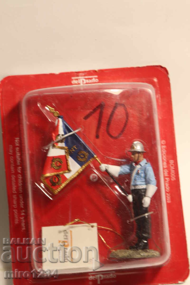 DEL PRADO FIREMAN FIREFIGHTER FIGURINE UNIFORM - 5 DEL PRADO FIREMAN FIREFIGHTER FIGURINE UNIFORM - 5