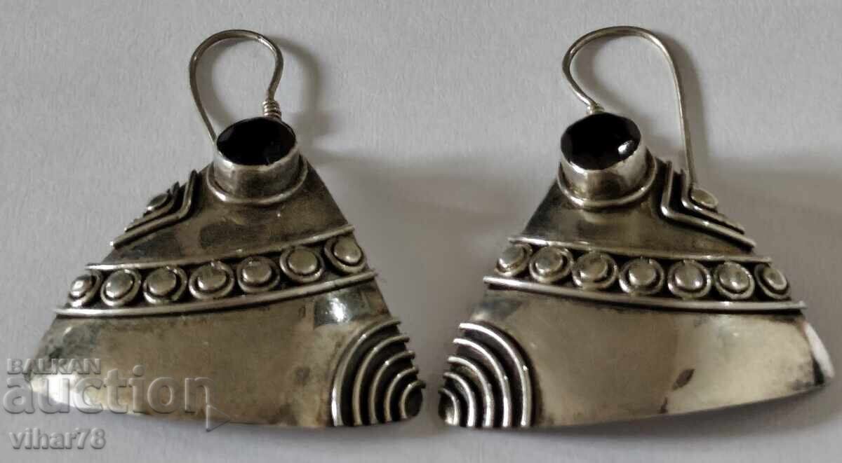 Auction  Vintage silver earrings with garnets