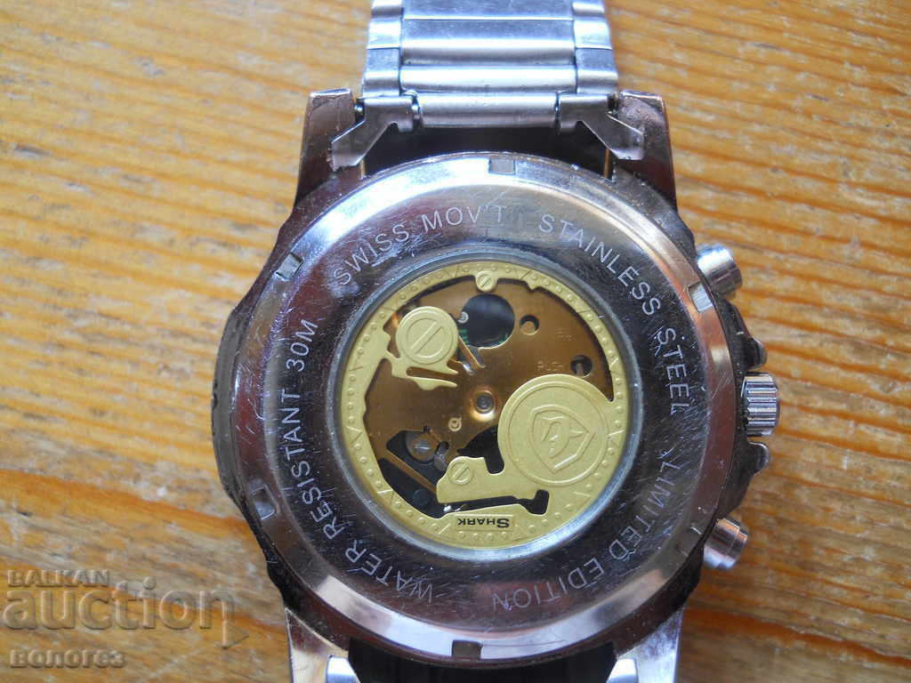 Auction  Men's Quartz Chronograph Watch "Shark"