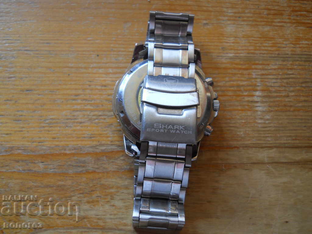 Delivery of Men's Quartz Chronograph Watch "Shark"
