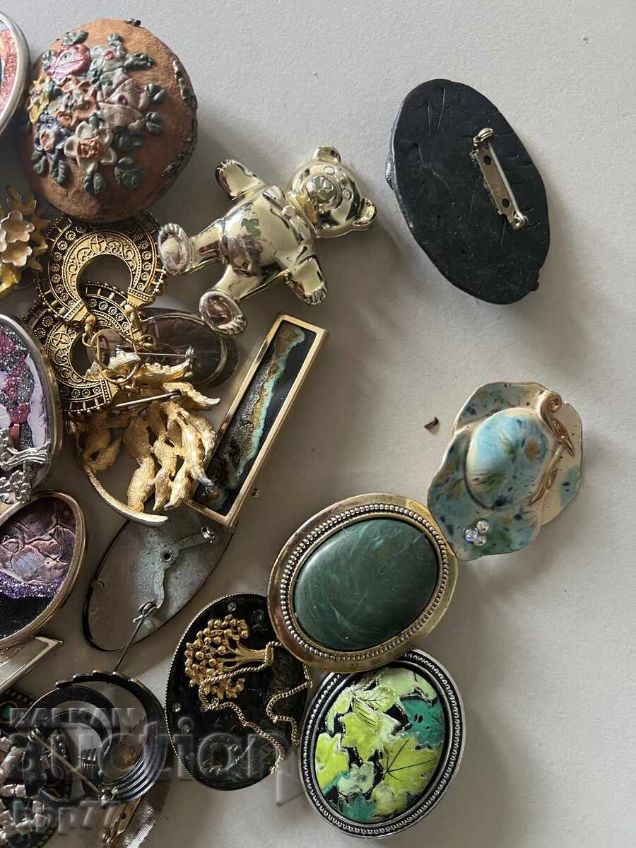 Auction  lot of jewelry 2