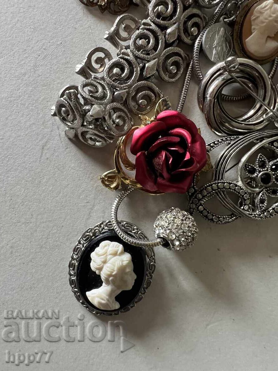 lot of jewelry 5 with price € 0.01 | 0.02 BGN