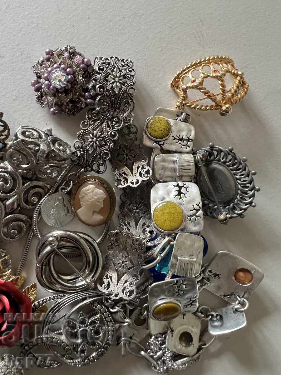 Auction  lot of jewelry 5