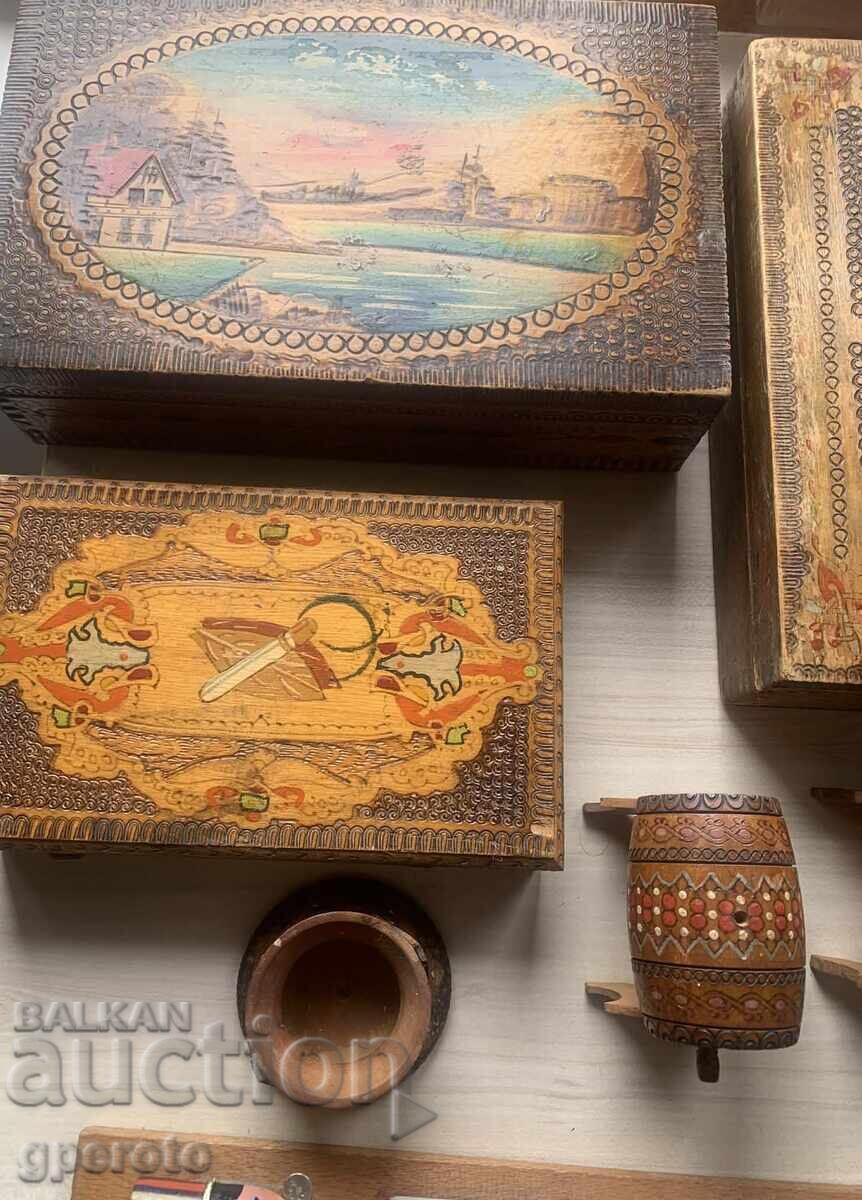 Μεγάλη εθνογραφική παρτίδα ξύλινων αντικειμένων-Βουλγαρία με τιμή € 15.00 | 29.34 BGN Μεγάλη εθνογραφική παρτίδα ξύλινων αντικειμένων-Βουλγαρία με τιμή € 15.00 | 29.34 BGN