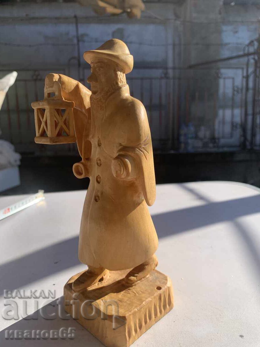 Παράδοση ξύλινη φιγούρα