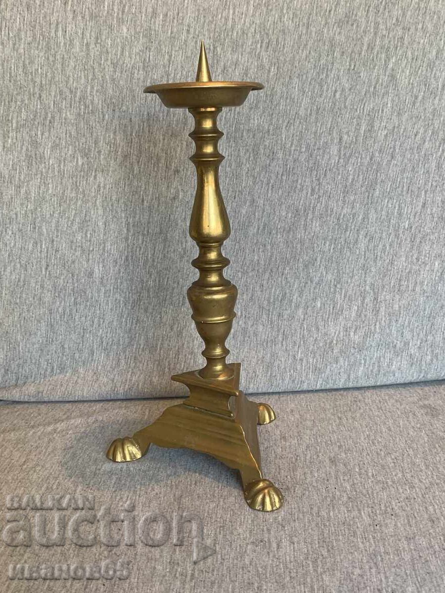 Delivery of old bronze candlestick Delivery of old bronze candlestick