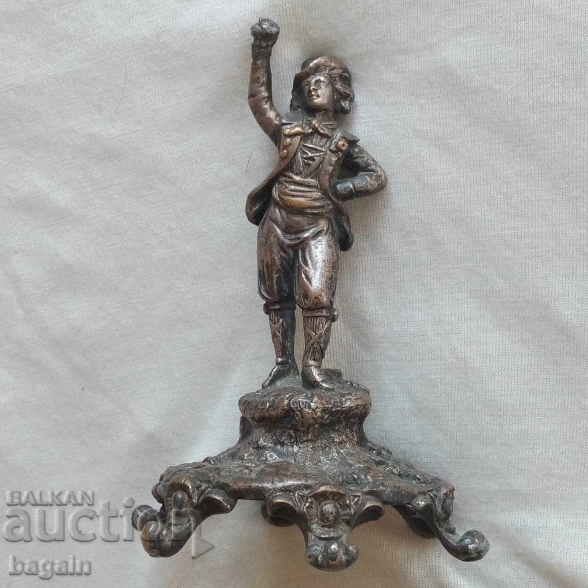 Μοναδικό χάλκινο άγαλμα Μοναδικό χάλκινο άγαλμα