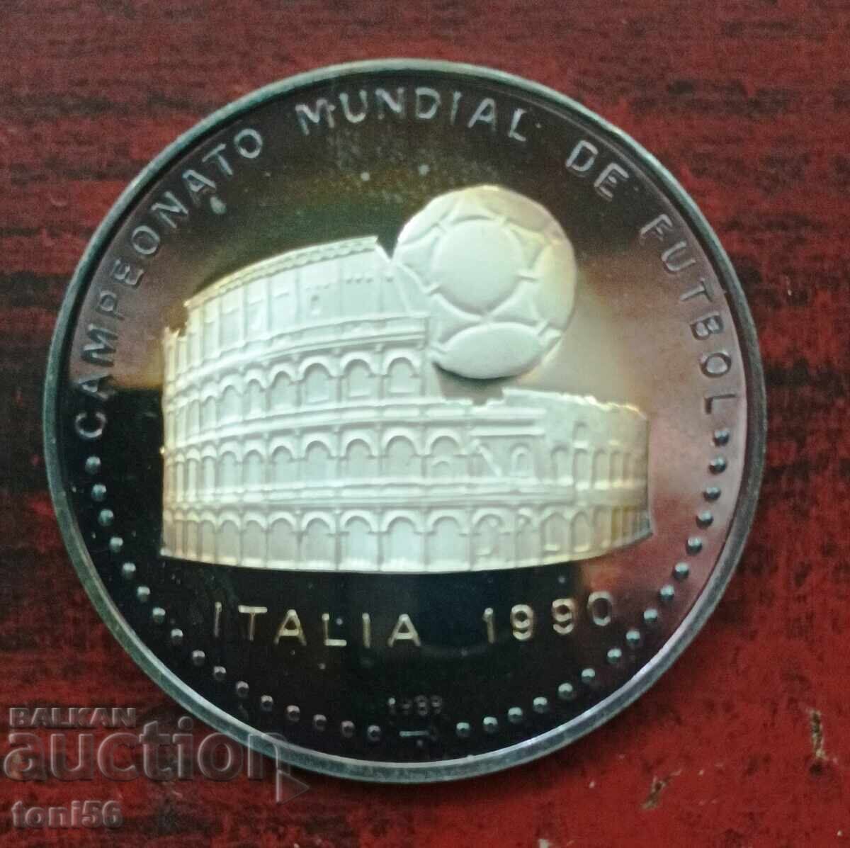 Cuba 5 pesos 1989 UNC cu preț 75,00 € Cuba 5 pesos 1989 UNC cu preț 75,00 €