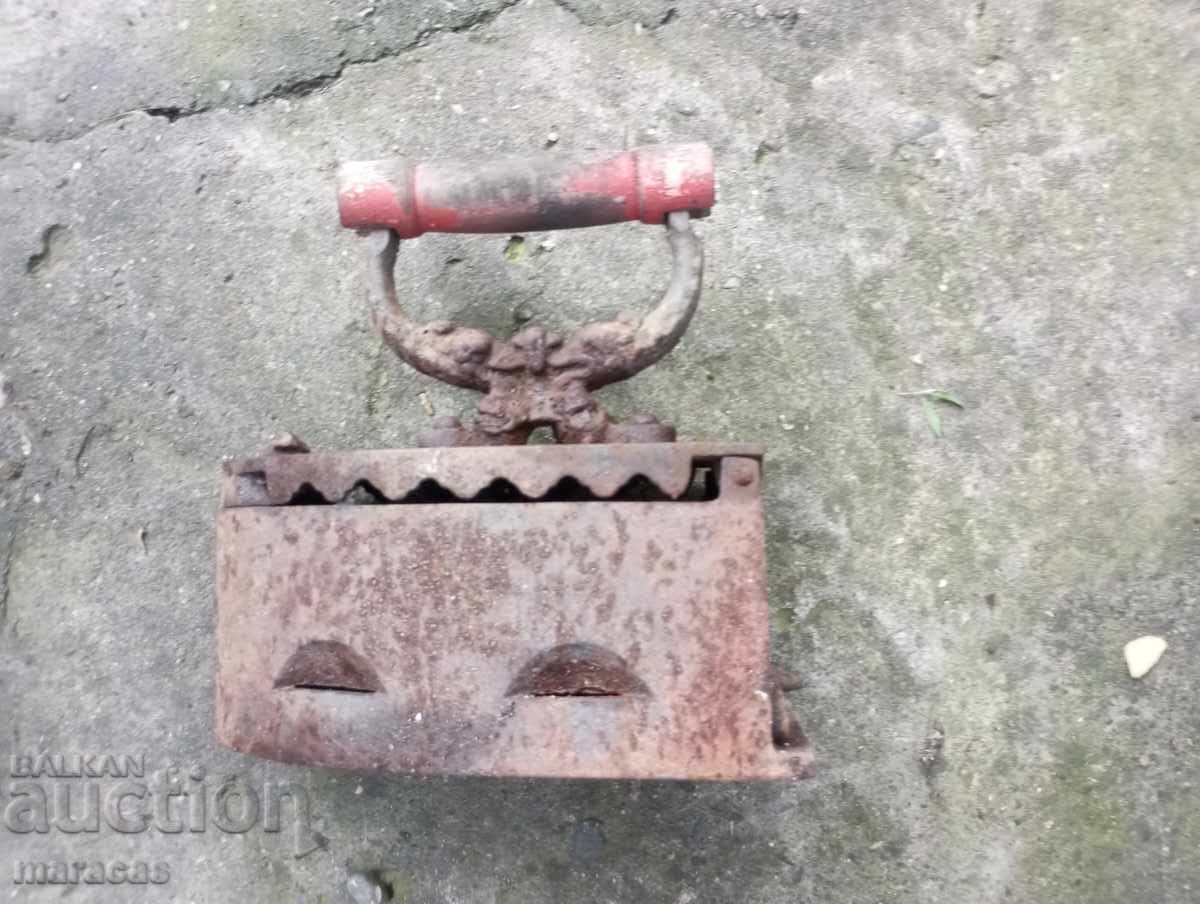 Old cast iron iron Old cast iron iron