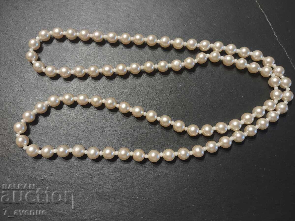 Magnificent pearl necklace, extraordinary luster of the pearls Magnificent pearl necklace, extraordinary luster of the pearls