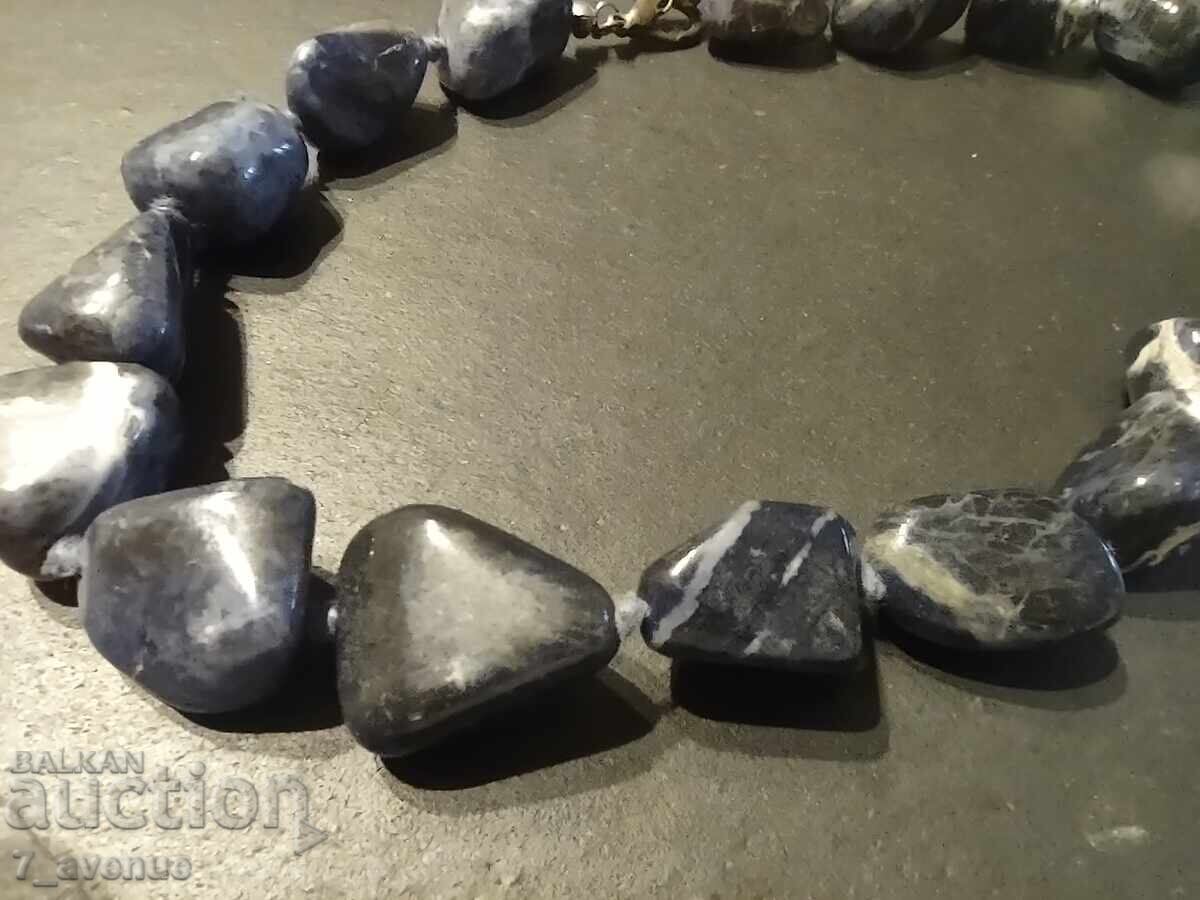 Разкошно колие от Содалит, едри, хубави звена с цена € 49.00 | 95.84 лв. Разкошно колие от Содалит, едри, хубави звена с цена € 49.00 | 95.84 лв.