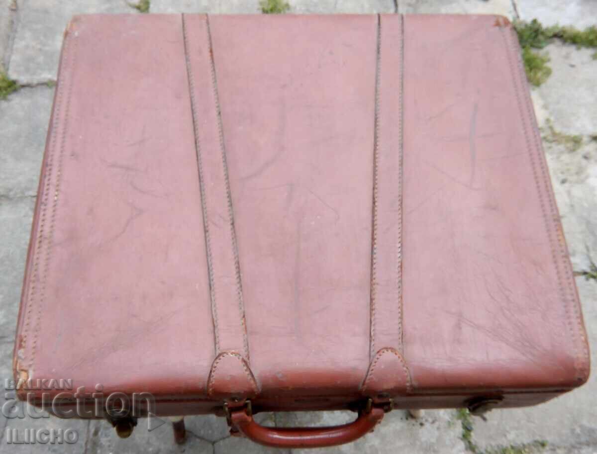 Auction Old USA suitcase Auction Old USA suitcase