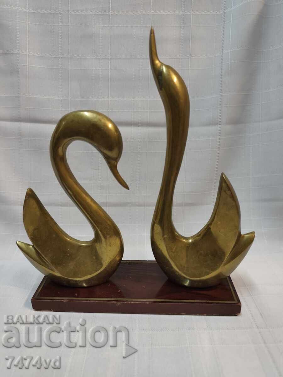 Livrarea Statuetă retro din două figurine lebede din bronz masiv Livrarea Statuetă retro din două figurine lebede din bronz masiv