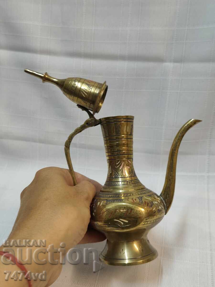 Ορειχάλκινο ιμπρίκι με λεπτομερή χειροποίητα χαραγμένα φυτικά στολίδια - 7 Ορειχάλκινο ιμπρίκι με λεπτομερή χειροποίητα χαραγμένα φυτικά στολίδια - 7