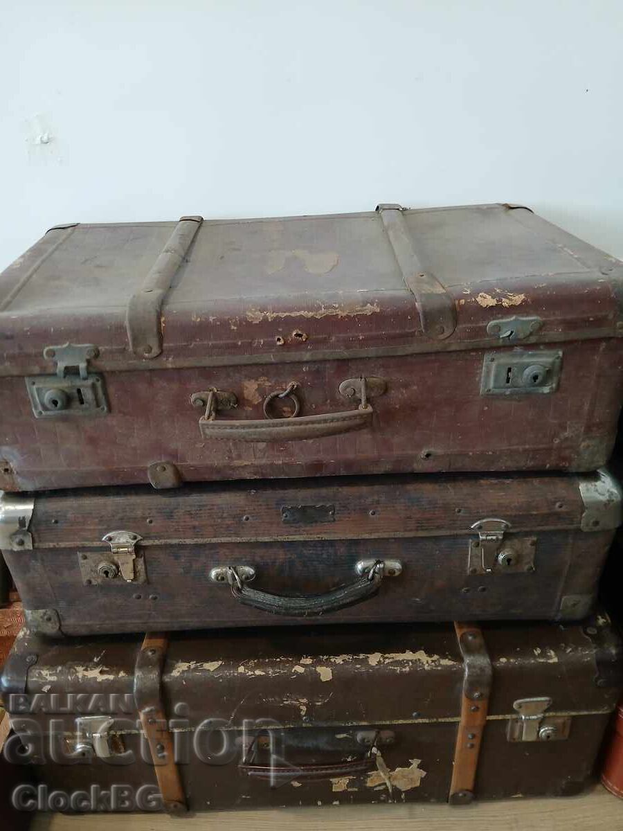 3 suitcases 3 suitcases
