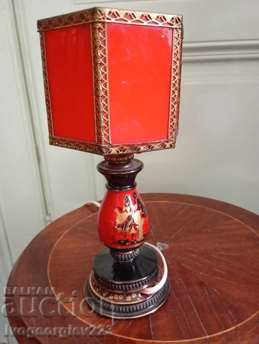 Auction Vintage table lamp Auction Vintage table lamp