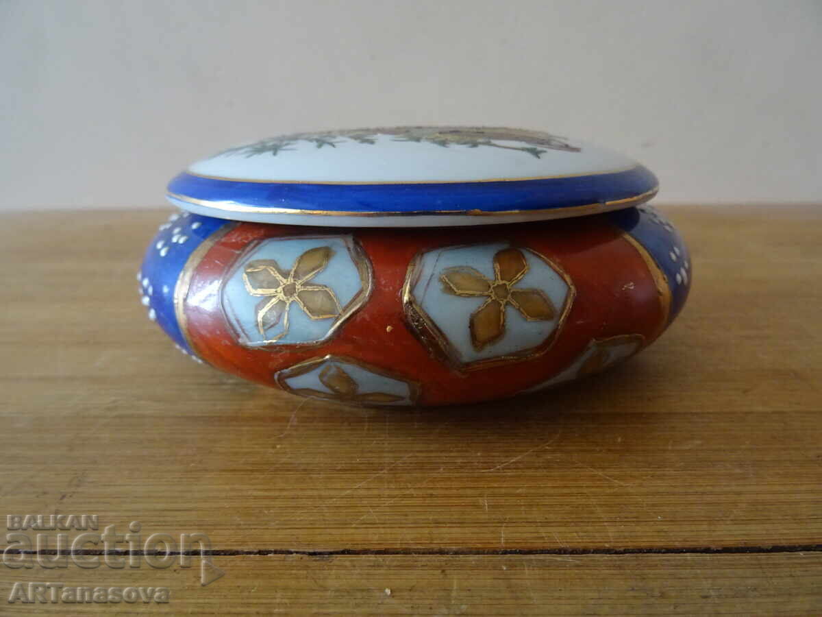 Японска порцеланова кутия Satsuma Сатцума 1920 г - 6 Японска порцеланова кутия Satsuma Сатцума 1920 г - 6