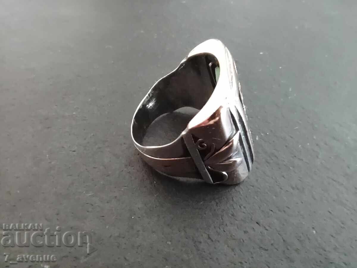 Auction Extraordinary silver and gold ring with natural Jade Auction Extraordinary silver and gold ring with natural Jade