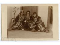 Παραδοσιακές φορεσιές δεκαετίας του '30
