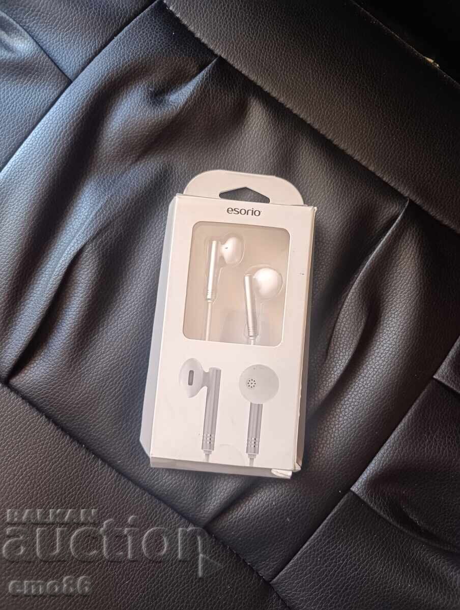 Wired headphones Wired headphones
