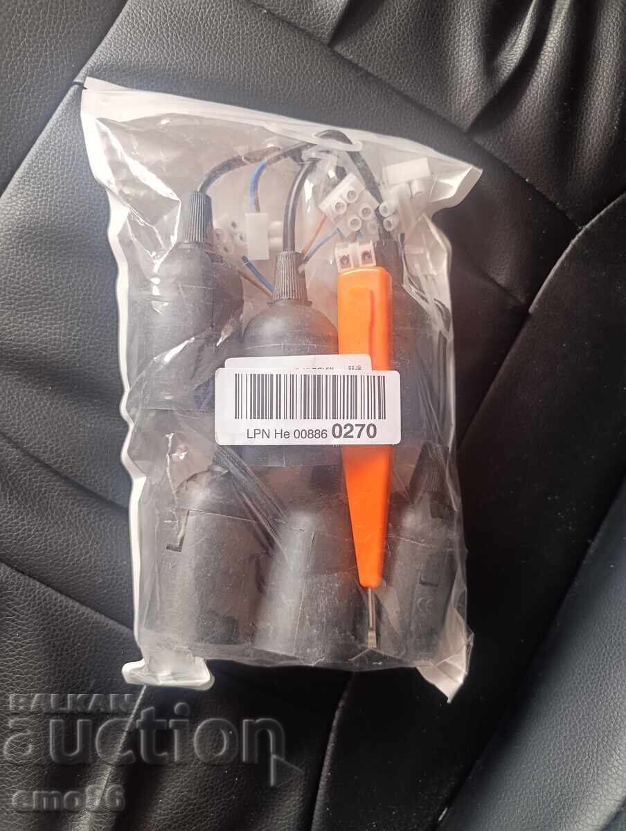 6 pieces E27 sockets + voltage tester