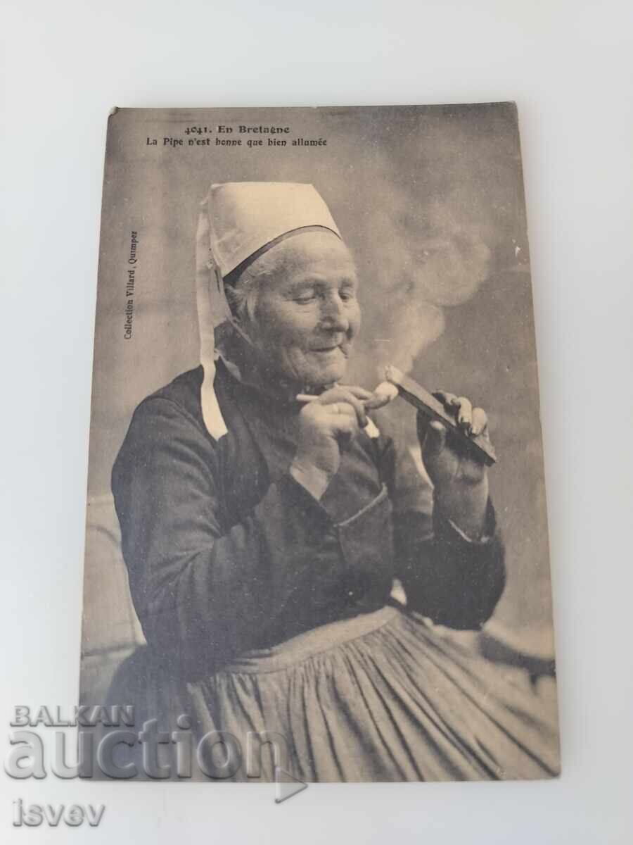 Стара пощенска картичка жена с лула около 1915г Франция Стара пощенска картичка жена с лула около 1915г Франция