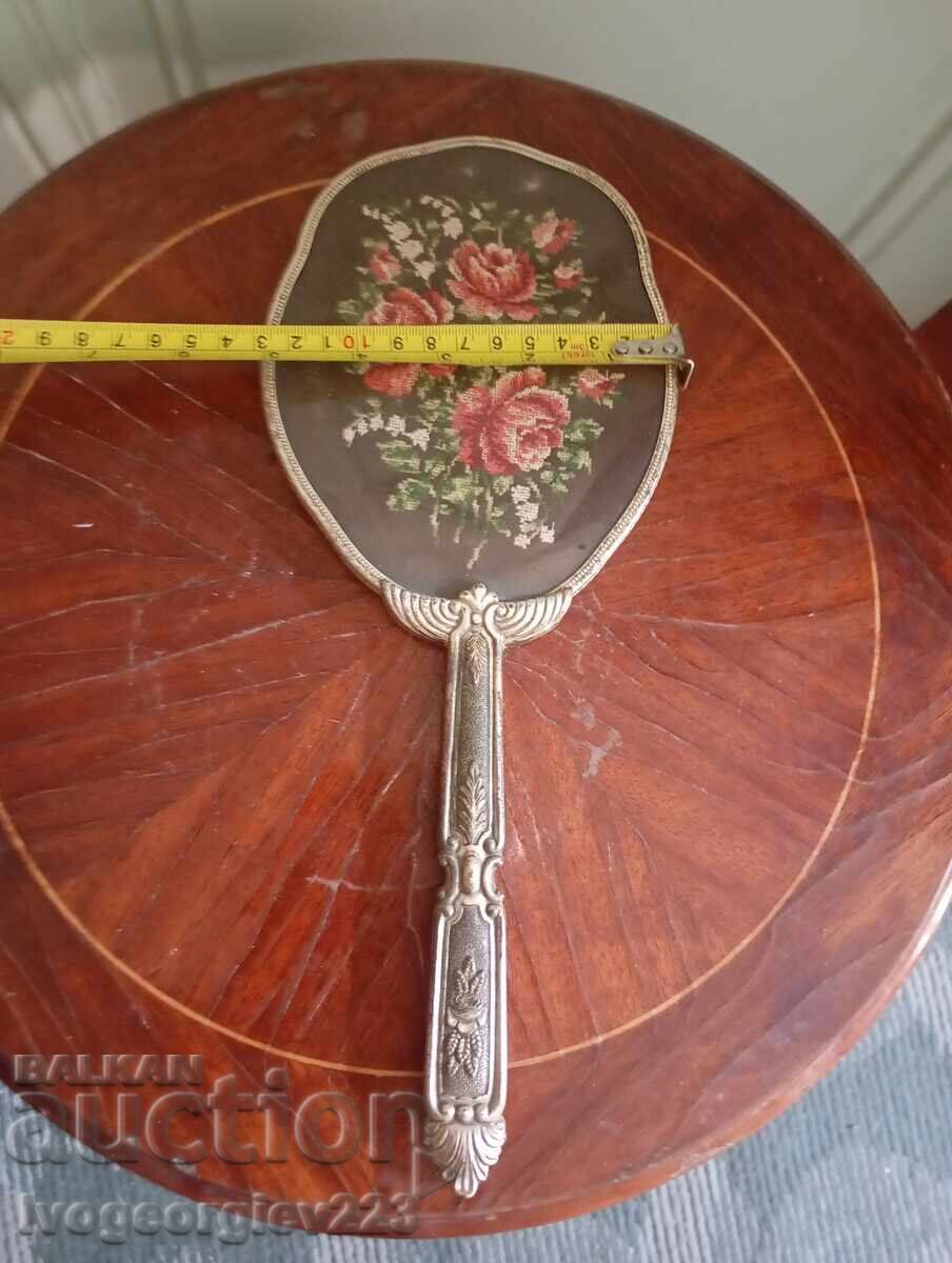 Auction Art Deco handheld vanity mirror, silver-plated metal frame Auction Art Deco handheld vanity mirror, silver-plated metal frame
