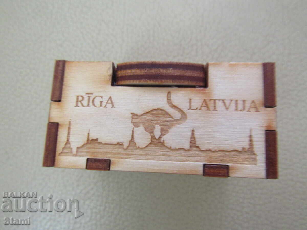 Cutie magnetică cu chihlimbar din Riga, Letonia cu preț € 12.92 | 25.27 BGN