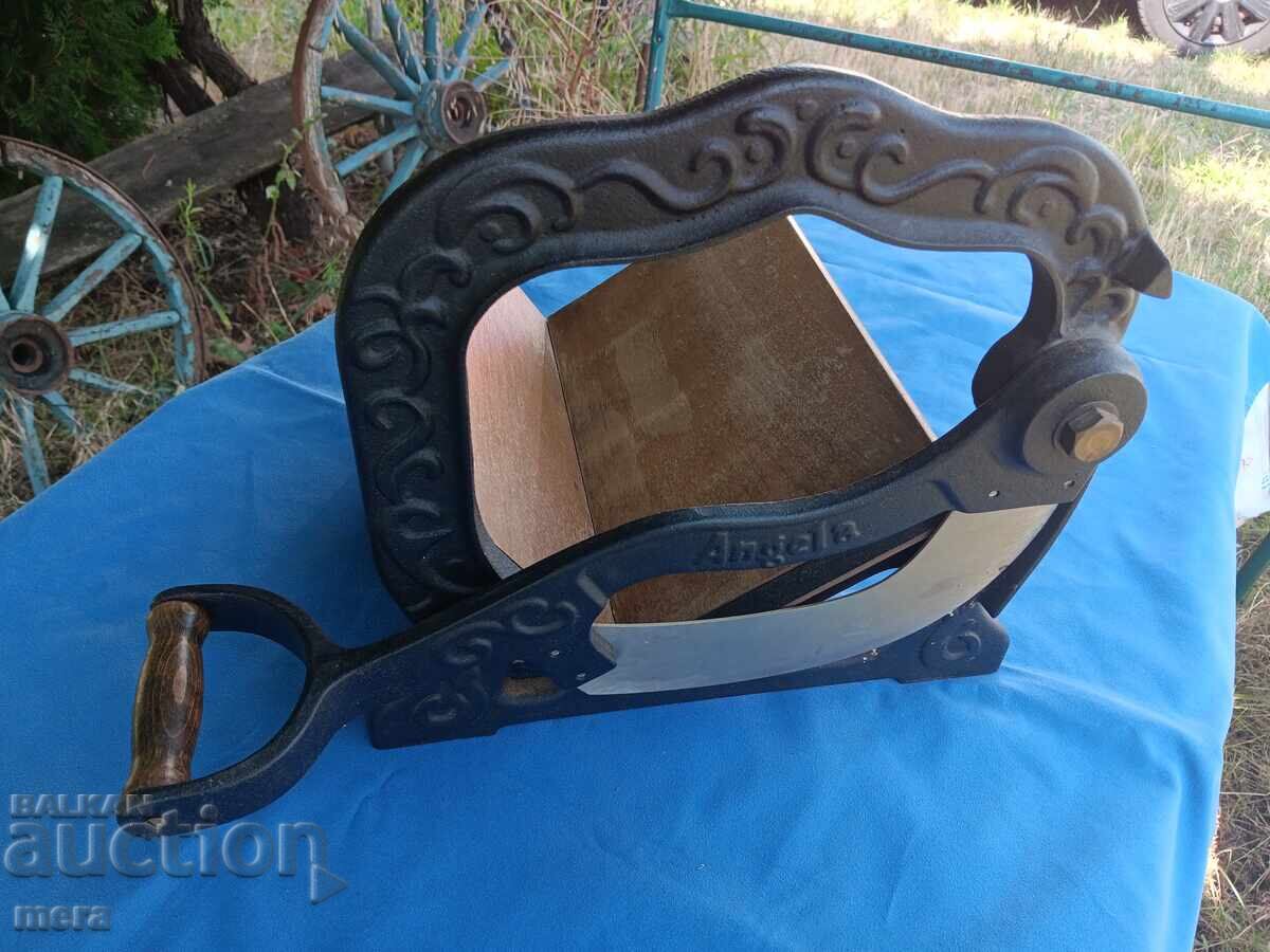Αντίκα οικιακή γκιλοτίνα με τιμή € 90.00 | 176.03 BGN