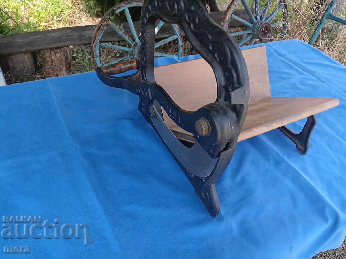 Παράδοση Αντίκα οικιακή γκιλοτίνα