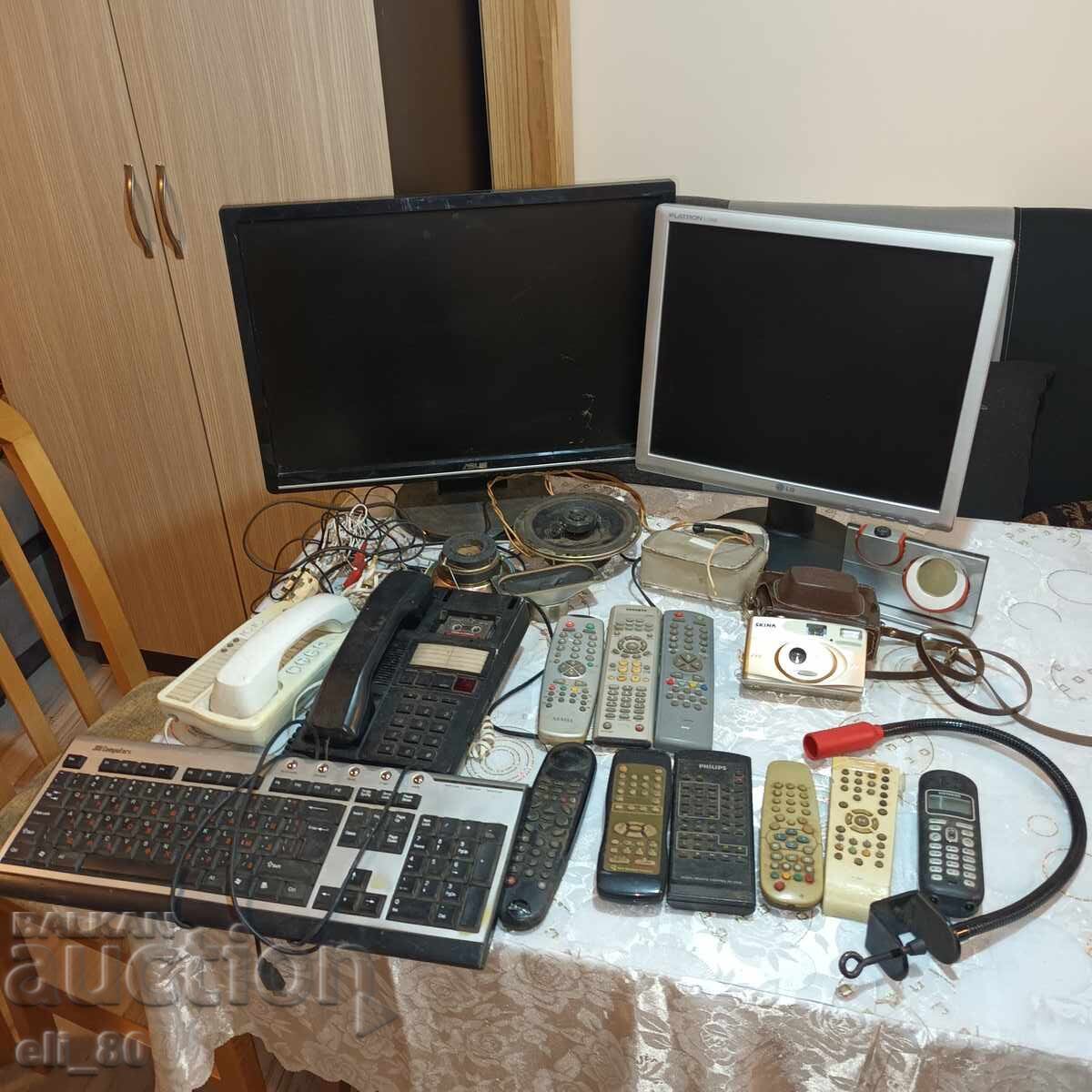 Large lot of electronics