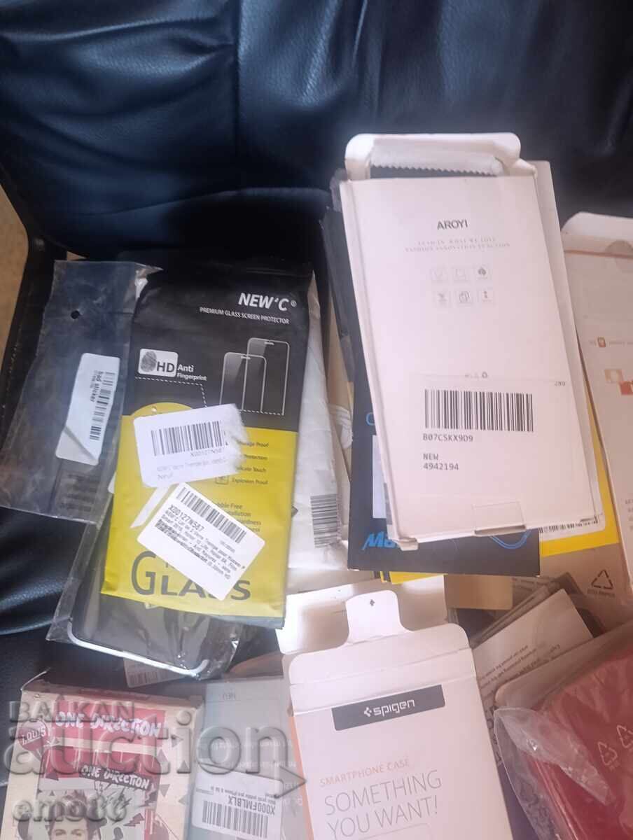Delivery of Lot of 31 phone screen protectors and cases Delivery of Lot of 31 phone screen protectors and cases